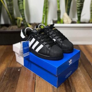 Adiddas black